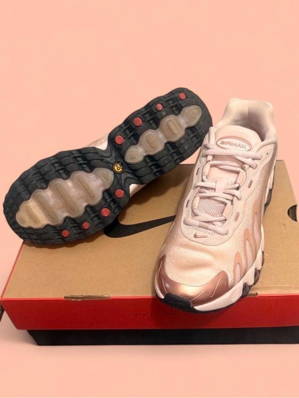 Nike Air Max 95 sneakers in Pink and Rose Gold
